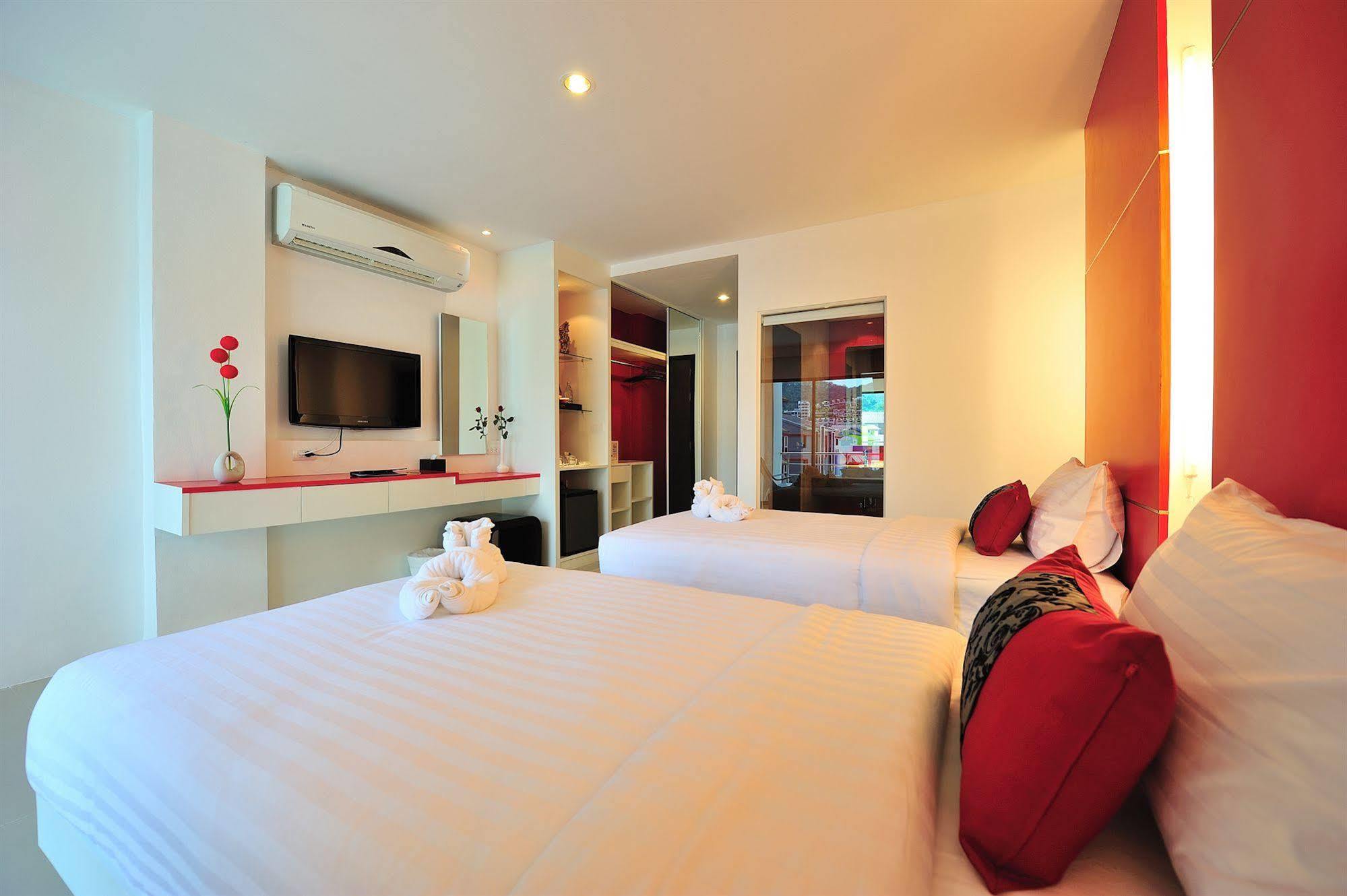 Alfresco Phuket Hotel Patong Екстериор снимка