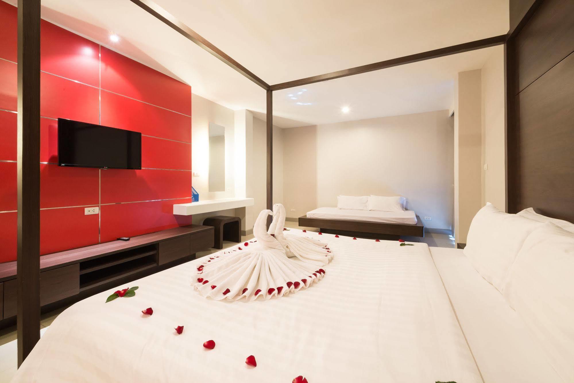 Alfresco Phuket Hotel Patong Екстериор снимка