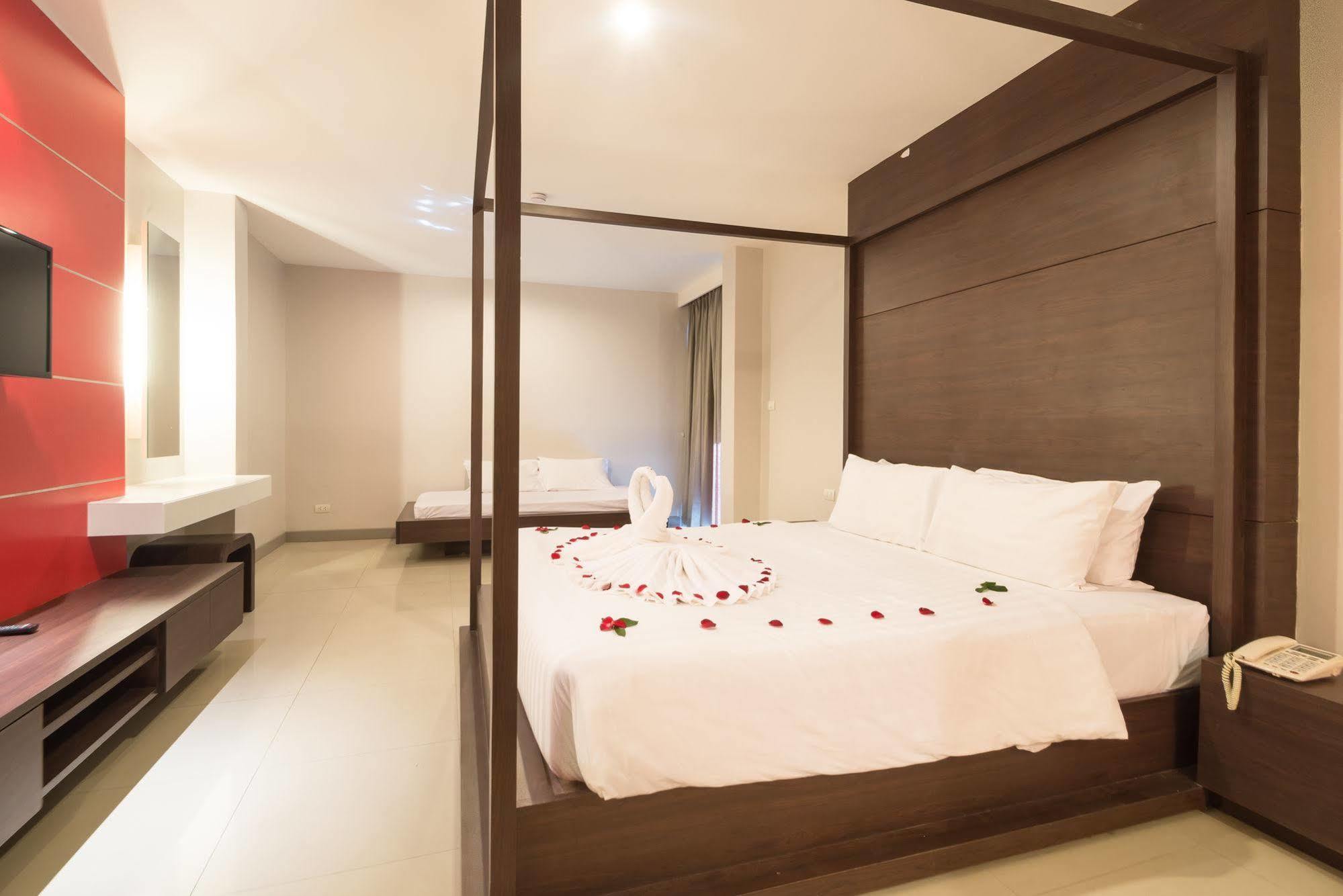 Alfresco Phuket Hotel Patong Екстериор снимка