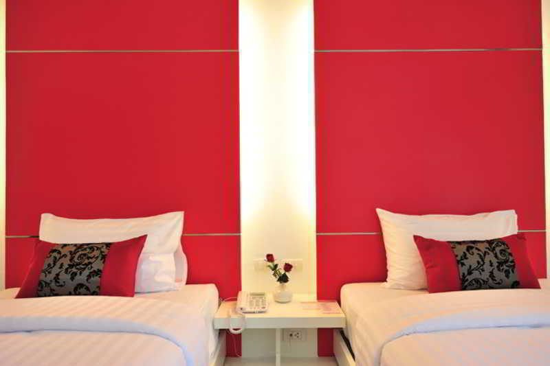 Alfresco Phuket Hotel Patong Екстериор снимка